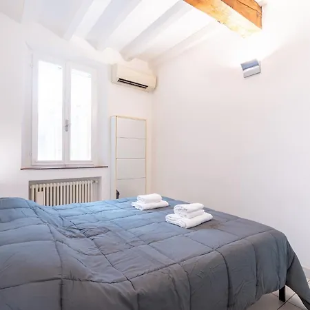 Guesthost - Bright And In Apartamento