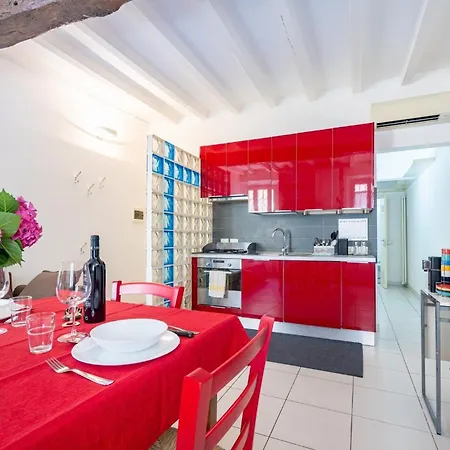 Guesthost - Bright And In アパート *