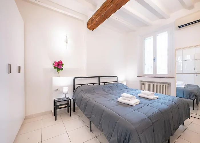 Guesthost - Bright And In Parma